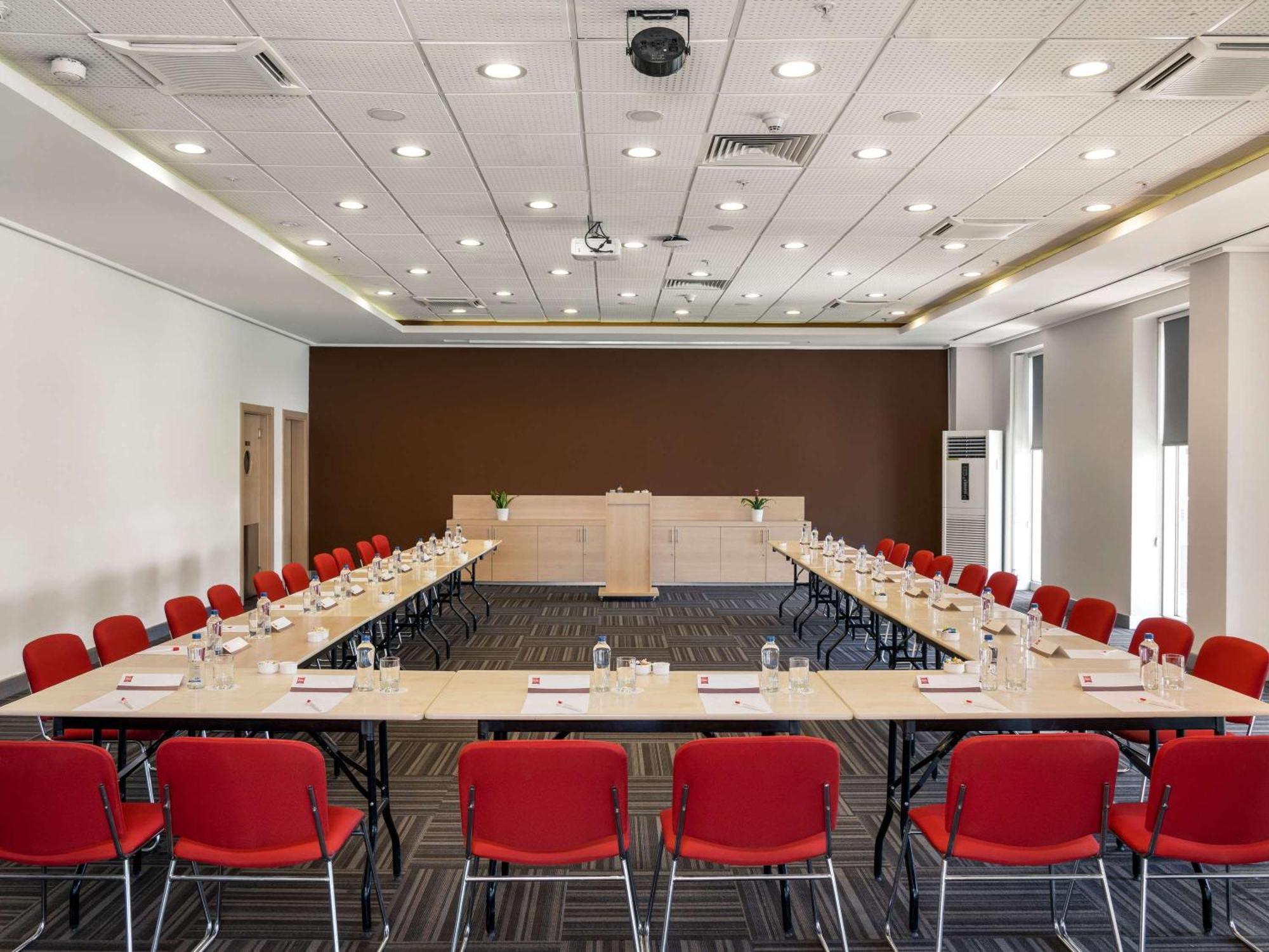 Ibis Adana Hotel Eksteriør billede